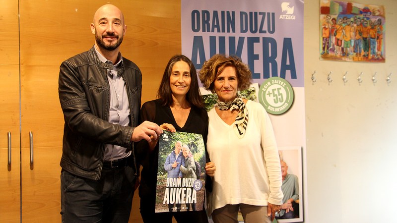 ‘Orain duzu aukera’ kanpainarekin Atzegik 55 urtetik gorakoak boluntario izatera animatu nahi ditu