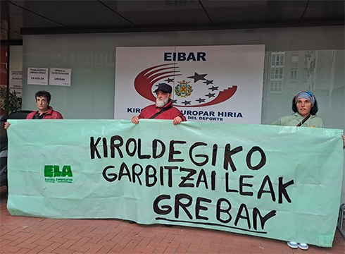 Orbea kiroldegiko garbitzaileek greba mugagabea hasi dute