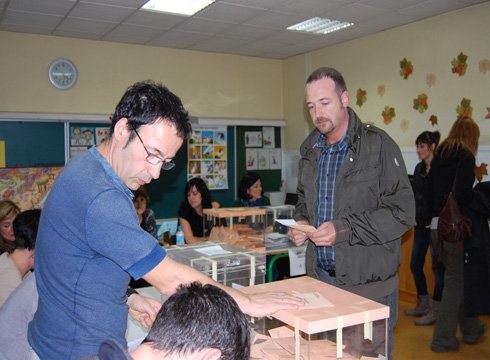 Ordezkari politikoak botoa ematean: Alberto Unamunzaga (Amaiur)