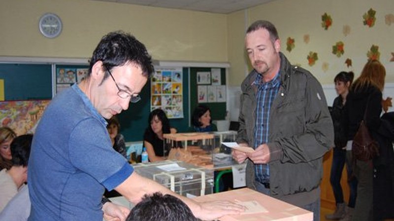 Ordezkari politikoak botoa ematean: Alberto Unamunzaga (Amaiur)