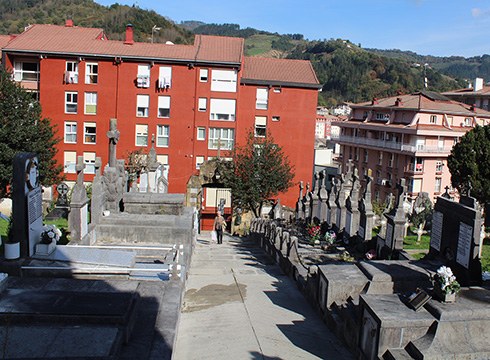 Ordutegi berezian zabalduko dute kanposantua, Domu Santu eguna dela eta