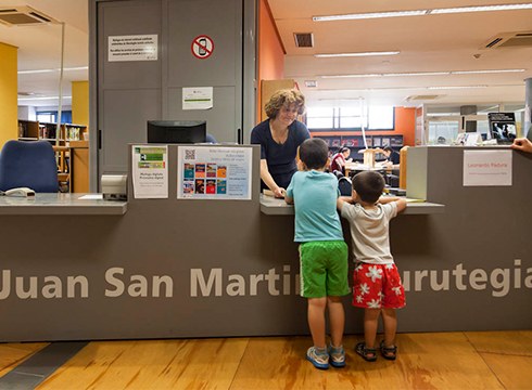 Ordutegi berria sartu da indarrean liburutegian