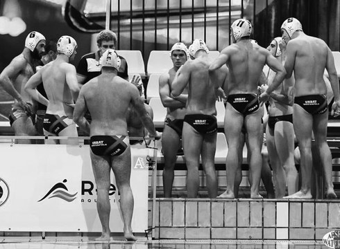 Oreka eta sufrimendu handiko partiduei egin zieten aurre waterpoloko taldeek azken asteburuan