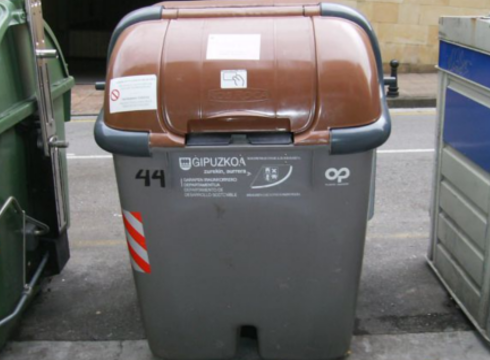 Organikoaren eta errefusaren edukiontzietan pedalak ezartzeari ekingo diote bihartik aurrera
