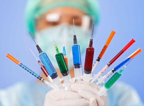 Osakidetzak barixakutik aurrera txertoa hartzeko ordua emango die 16-29 urte bitartekoei