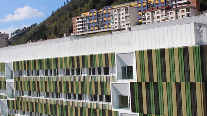 Osakidetzak bertan behera utzi ditu programatutako kontsulta eta ebakuntza ia guztiak