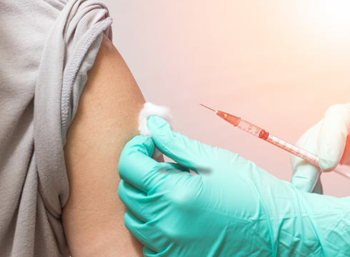 Osakidetzak bihar irekiko du 12-15 urte bitartekoek txertaketarako hitzordua hartzeko aukera webgunearen bitartez