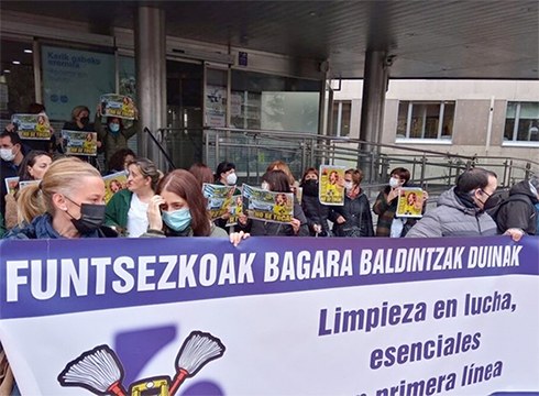 Osakidetzako garbikuntzako langileek bi asteko greba hasi dute gaur
