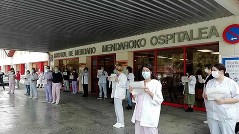 Ospitaleetako langileek kontzentrazioak egin dituzte kalitatezko osasun publikoaren alde