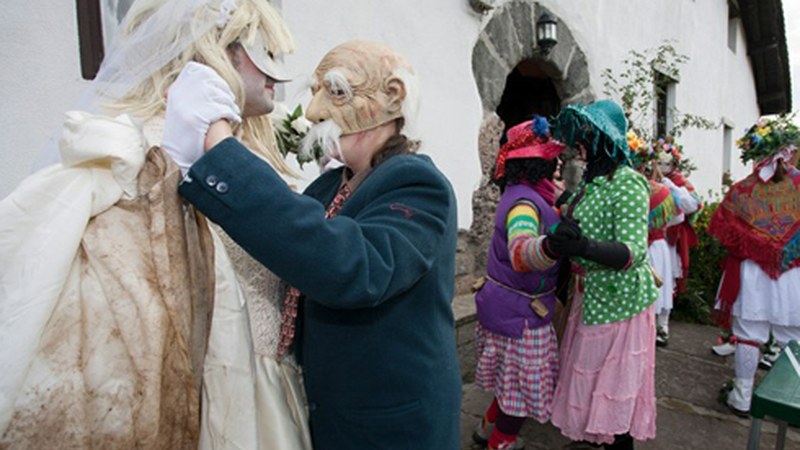 Otsailaren 18an, zapatu honetan aterako dira koko-dantzak maskarada-festan