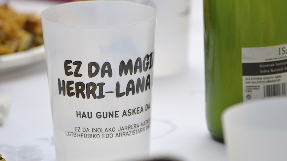 Oztopoen gainetik, txosnaguneak aurrera egingo duela adierazi du Jaixak Herrixak Herrixandako-k