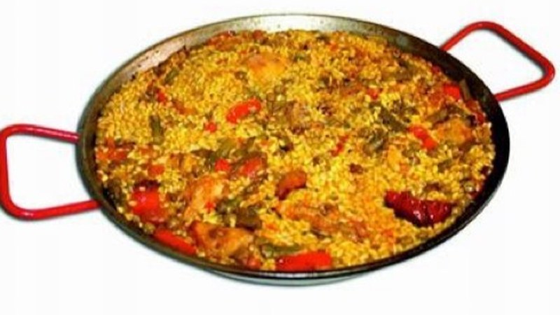 Paella-jan solidarioa antolatu dute datorren domekarako