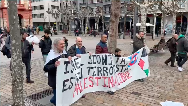 Palestinaren aldeko manifestazioa egin dute