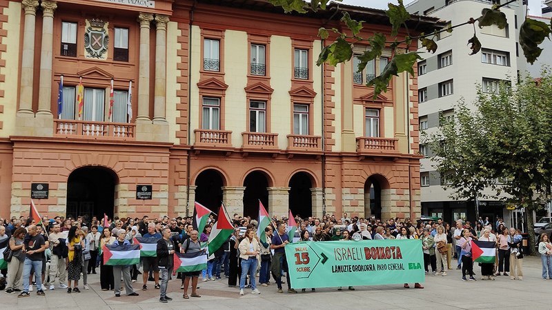 Palestinako herriarekin bat egin nahi izan dute herritar askok baita Eibarren ere