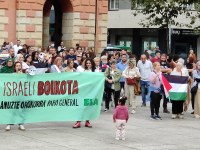 Palestinako herriarekin bat egin nahi izan dute herritar askok Eibarren ere