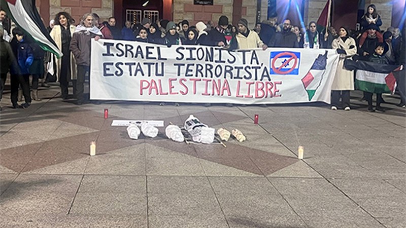 Palestinako herritarren aurkako erasoak behingoz geratzeko eskatu dute Eibarren ere