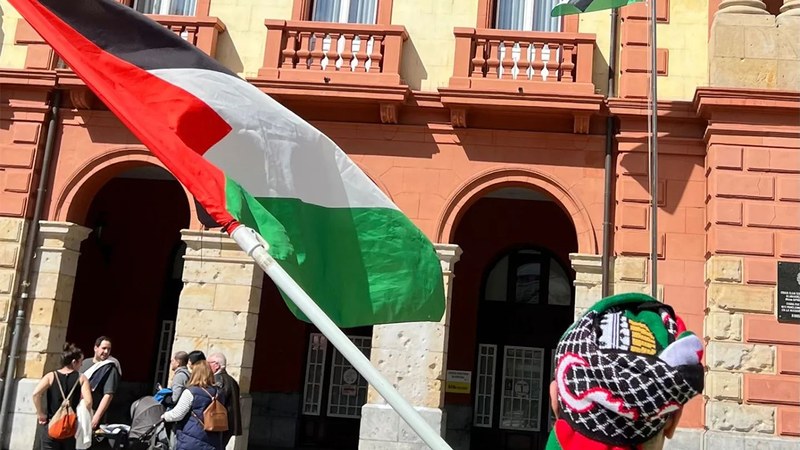 Palestinako sarraskiaren kontrako manifestazioa egingo da domeka eguerdian