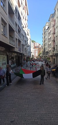 Palestinaren aldeko manifestazio jendetsua egin zen domekan