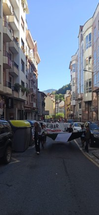 Palestinaren aldeko manifestazio jendetsua egin zen domekan
