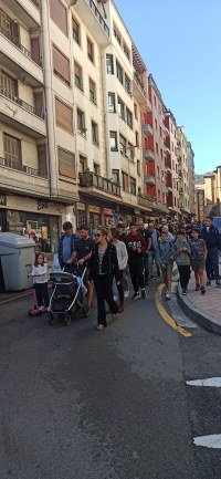 Palestinaren aldeko manifestazio jendetsua egin zen domekan