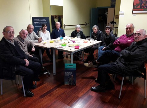 Parkinsonaren nazioarteko eguna dela eta, ate irekien jardunaldia egin zuten atzo Deparkel elkartean