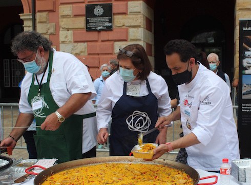 [ARGAZKI-BILDUMA] Parte-hartze handia izan zuen atzo Zaporeak GKEari laguntzeko antolatutako ekitaldiak