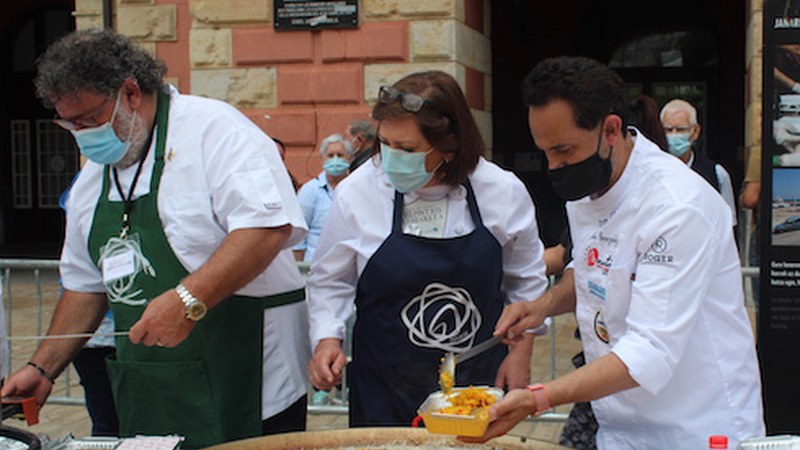 [ARGAZKI-BILDUMA] Parte-hartze handia izan zuen atzo Zaporeak GKEari laguntzeko antolatutako ekitaldiak