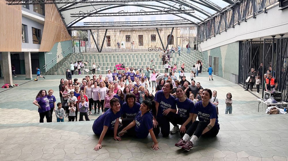 Parte-hartze zabala izan zuen Martxoaren 8aren harira egindako Zumbatoi Moreak