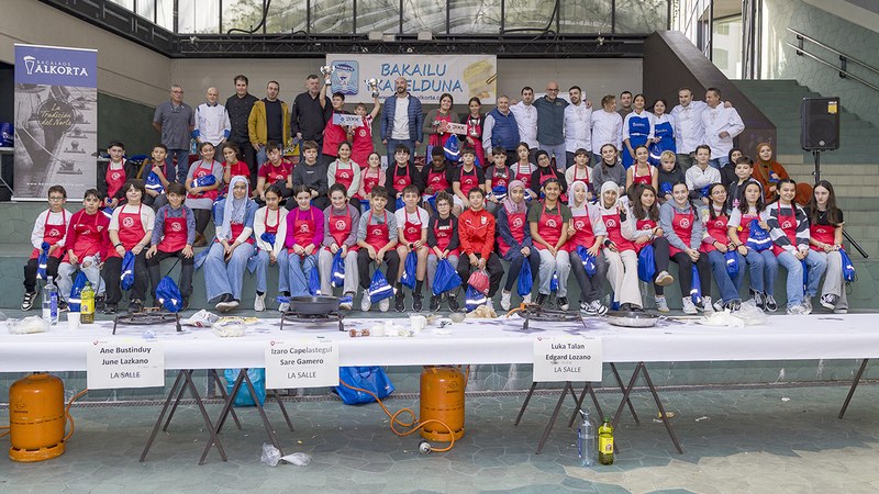 Parte-hartze zabalarekin jokatu da San Andres XXI. eskolarteko Bakailao Lehiaketa