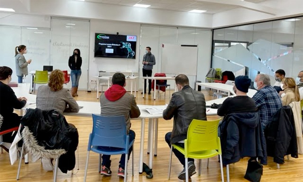 Parte hartzen dutenen laneratzea erreztea helburu duen ‘Lanera Bideratuz’ programa abiatu dute bosgarrenez