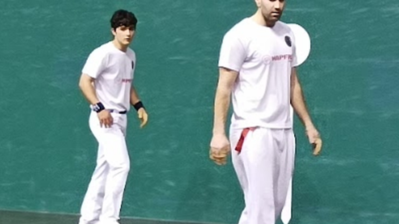 Partidu erabakigarria jokatuko du gaur Agirresarobe pilotariak Astelenan