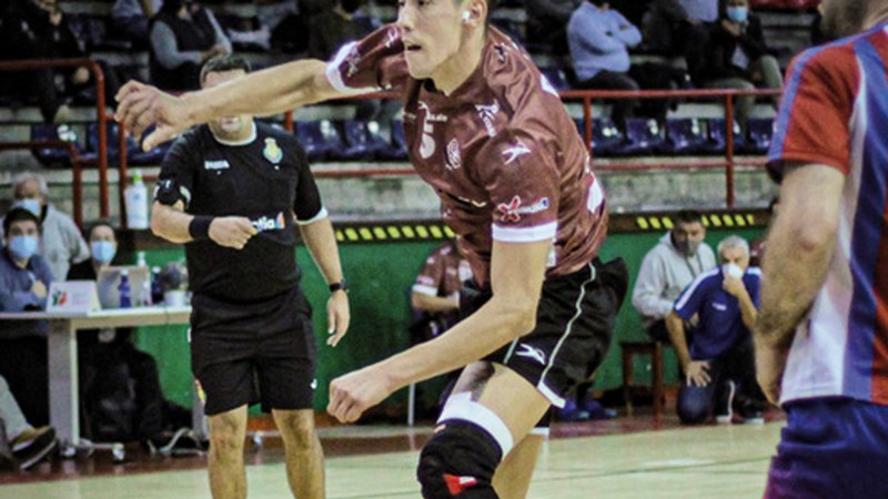 Partidua jokatuko den jakin barik prestatzen dihardu Hierros Servando