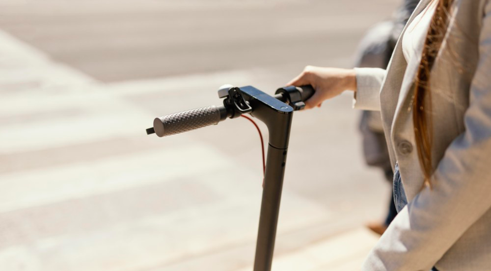 Patinete elektrikoen araudi berria indarrean da Eibarren