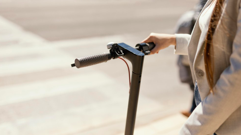 Patinete elektrikoen araudi berria indarrean da Eibarren