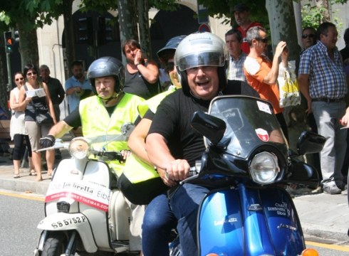 Patxi Lejardi eta Lambretta Servetta motorra, gaur gauean ETB1n