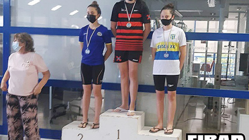 Paula Calvo igerilariak Euskal Herriko alebin mailako txapela jantzi du 200 estiloetan