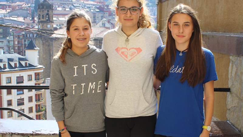 Paula Morales (Aldatzen-eko kidea): "Boluntario ibilita gu zein ondo bizi garen konturatzen zara"