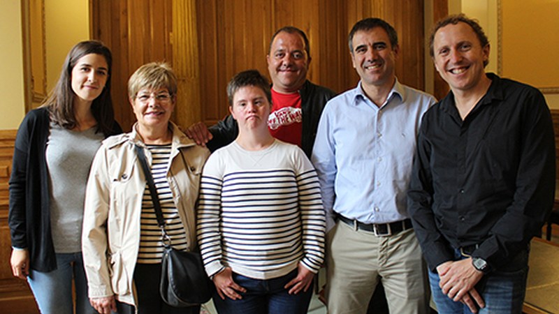 “Pauso Berriak” programari lotutako lankidetza hitzarmena sinatu du udalak, desgaitasuna duen behargina kontratatzeko