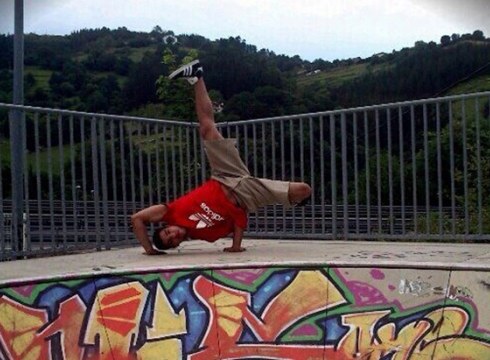 Pedro Vilas, dantza irakaslea: "Probatzen dutenean mutilak ere gustora ibiltzen dira dantzan"