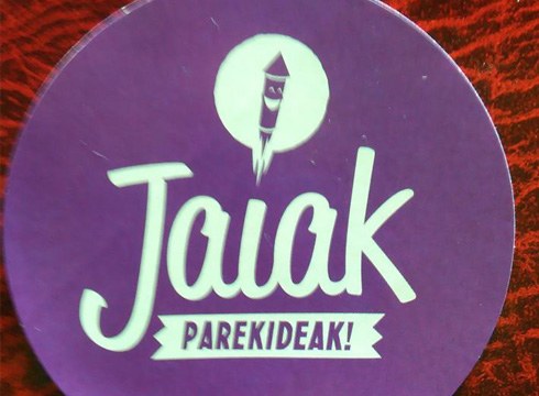 Pegatina lehiaketa, jaietan parekidetasuna sustatzeko