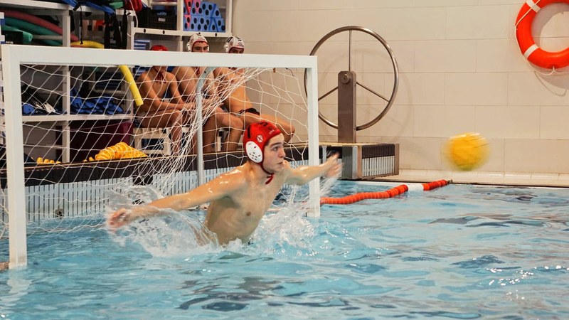 Pello Bergaretxe waterpolista errendimendu handiko zentro batean izango da