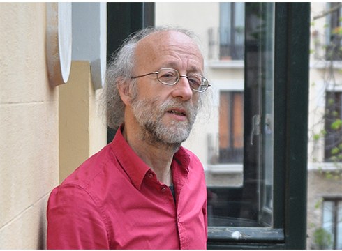 Pello Lizarralde, idazlea: “Nire liburuetan agertzen dena sinesgarria izatea da helburua”