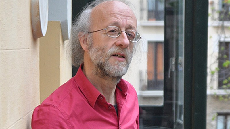 Pello Lizarralde, idazlea: “Nire liburuetan agertzen dena sinesgarria izatea da helburua”