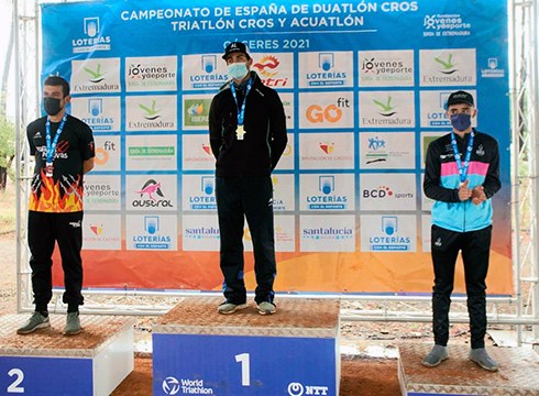 Pello Osoro Espainiako Cross Triatloiko txapeldun