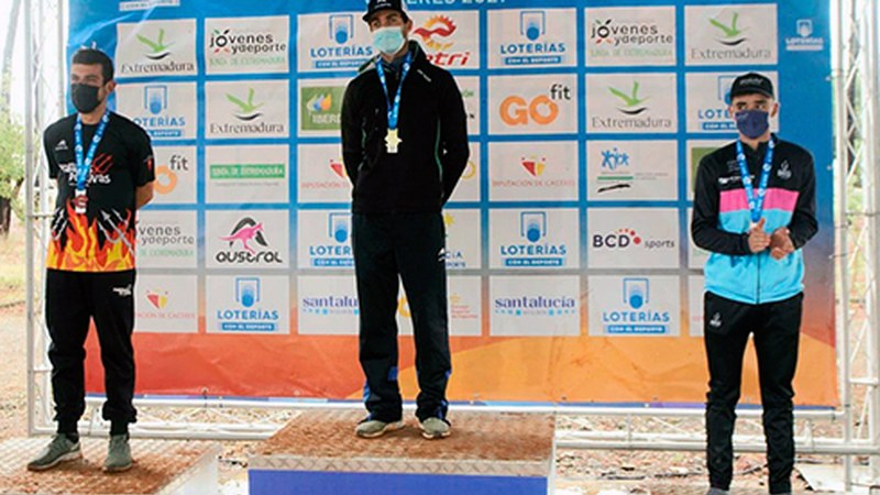 Pello Osoro Espainiako Cross Triatloiko txapeldun