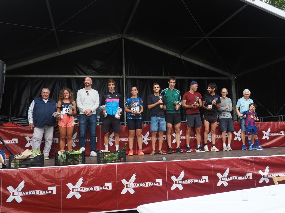 Pello Osoro eta Patri Amundarain garaile Simon Aldazabal lasterketan