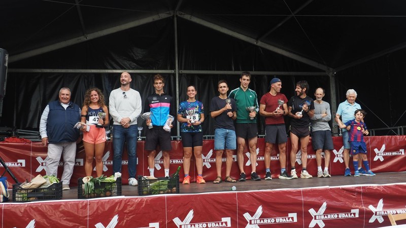 Pello Osoro eta Patri Amundarain garaile Simon Aldazabal lasterketan