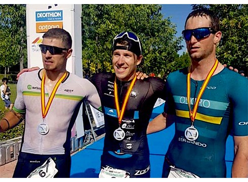 Pello Osoro Guadalajarako triatloiko podiumean