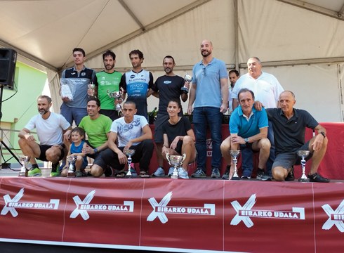 Pello Osoro marka egitetik minutura geratu zen Simon Aldazabal herri-lasterketaren 27. edizioan