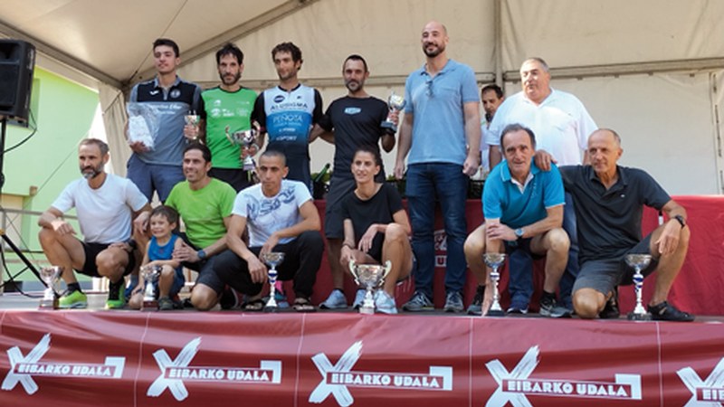 Pello Osoro marka egitetik minutura geratu zen Simon Aldazabal herri-lasterketaren 27. edizioan